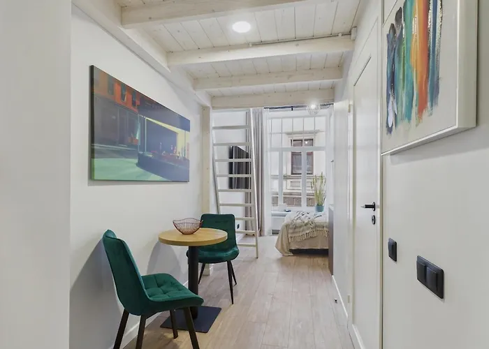 Modern Loft In Old Town Apartment Riga